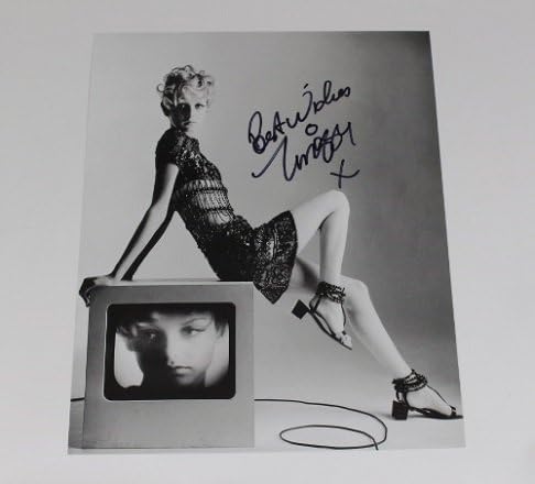 טוויגי לוסון סקסי סקסית של 60 סמל מודל חתום חתימה B/W 8x10 מבריק תמונה LOA